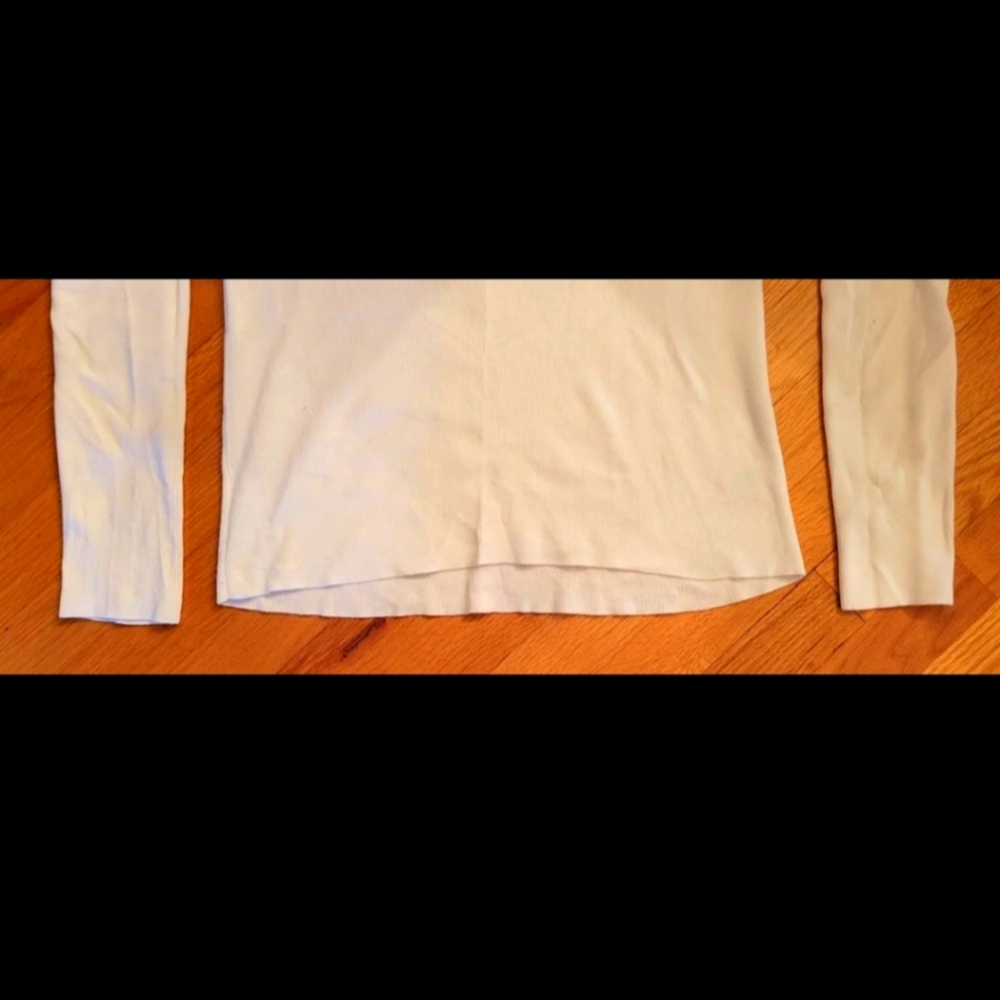 Express Ribbed VNeck Knit Top - Picture 6 of 12